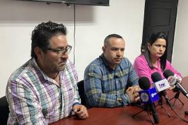 El director de la Policía Municipal de Monclova, Fernando González Dodero, convocó a una rueda de prensa para informar los pormenores del caso en el que se vieron involucrados oficiales de la corporación.