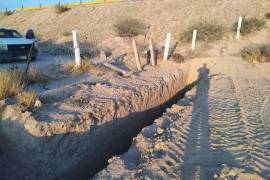 Autoridades de la autopista Saltillo-Torreón realizan cortes en los caminos no autorizados.