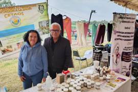 Isidro Pérez y Luz María Esparza dieron a conocer los detalles del XXVII Encuentro Internacional, incluyendo fechas, talleres, conferencias y actividades culturales.