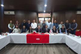 La asamblea se realizó en las instalaciones de la cámara y acompañan en el Comité Directivo a Rosan Verduzco, Gerardo del Bosque Ochoa, entre otros. FOTO: