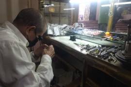 Añoranza. Con 80 años de edad, don Jorge Antonio es de los pocos relojeros que quedan.