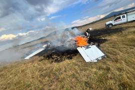 Reportaron el desplome de una avioneta en un predio de la localidad de Villa Mendoza, en el municipio de Purépero, Michoacán; dejando el saldo de al menos cinco personas lesionadas.