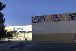Debido a la seguridad y al flujo vehicular del bulevar Francisco Coss, la tienda China Town escogió el edificio de la calle Torreón para instalar su primera sucursal en México.