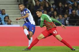 Con 'Tecatito' Corona y Héctor Herrera, el Porto saca un importante triunfo ante el Marítimo