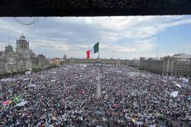 Simpatizantes llenaron el Zócalo de la Ciudad de México.