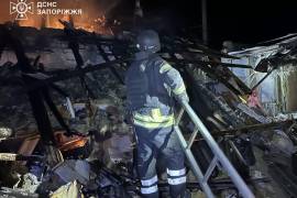 Rusia lanzó un ataque a gran escala en las últimas horas dirigido contra la infraestructura civil en diferentes regiones ucranianas, como Zaporiyia y Poltava.