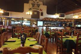 La industria restaurantera de La Laguna se prepara con menús especiales y equipos reforzados para la alta demanda de posadas y eventos de fin de año.