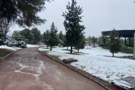 La caída de nieve registrada en Monclova se debió a la llegada de la décima Tormenta invernal que fue anunciada por el Servicio Meteorológico Nacional