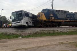 Al menos cuatro muertos al colisionar tren y autobús en Mississippi