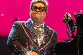 Elton John temió no poder curar su adicción a drogas y alcohol