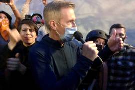 Fuerzas federales lanzan gas lacrimógeno a Ted Wheeler alcalde de Portland