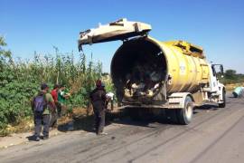 Recorren río Monclova para inspección de contenedores para basura