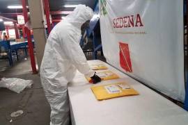 La droga fue localizada oculta entre mercancía transportada en un vehículo de carga, lo que derivó en su aseguramiento en un filtro de inspección militar.