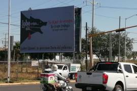 Aparecen espectaculares contra AMLO en Guadalajara, ¿quién los financia?