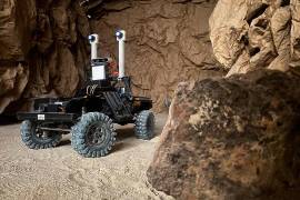 El vehículo robótico explorador (rover), desarrollado por estudiantes del IPN, en Ciudad de México (México).