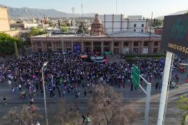 Las manifestantes denunciaron el doble discurso del Congreso, que celebró un evento de apoyo a la iconoclasia en enero, pero permitió la represión y detención de mujeres durante la marcha del 8M.