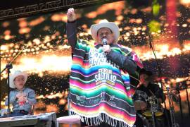 Saltillo canta al unísono con Los Cadetes de Linares de Rosendo Cantú en la Feria