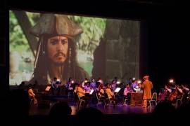 La Duck Tales Orchestra interpretó en vivo la banda sonora de la cinta mientras se proyectaban las escenas en el Fernando Soler.