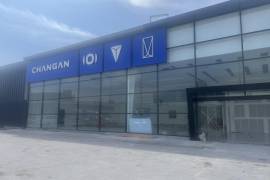 Solo falta por concluir algunos detalles para tener lista la agencia de Changan, los vehículos empezaron a llegar desde el martes o miércoles. FOTO: