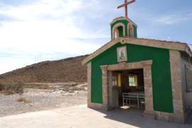 Templo de San Juditas, a donde ningún sacerdote acude en la carretera Parras-Paila