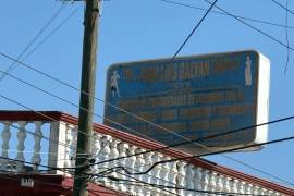 La suspensión permanecerá vigente mientras no se acredite la certificación profesional requerida y se resuelvan las observaciones derivadas de la inspección sanitaria.