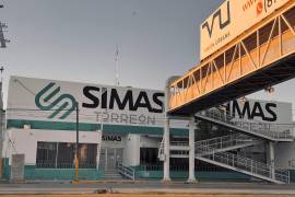 Simas Torreón invita a niños de primaria a plasmar su creatividad en favor del cuidado del vital líquido.