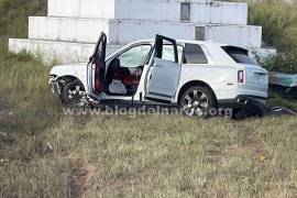 Hace dos días se registró un accidente vial que involucró una lujosa camioneta Rolls-Royce Cullinan, en la carretera federal 15 Tepic-Guadalajara, ubicada en Nayarit.