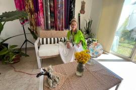 Odeth, vidente con más de tres décadas de experiencia, asegura que durante Halloween y Día de Muertos aumentan las consultas, pero aclara que nunca realiza trabajos que puedan dañar a otros, pues todo acto tiene consecuencia espiritual.