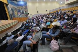 Estudiantes de la UAAAN participaron en una conferencia sobre inteligencia artificial aplicada al sector agrícola.