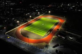 La pista de tartán es lo mejor para iniciarse en la práctica del atletismo.