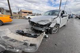 El accidente ocurrió en el periférico Luis Echeverría Álvarez, al bajar del puente de Felipe J. Mery.
