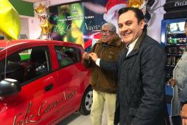 Entrega Simas Torreón auto al ganador del sorteo “Feliz Carro Nuevo”