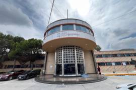 La operación del Hospital Universitario se mantiene pese a deudas superiores a los 27 millones de pesos por servicios prestados a dependencias públicas como el municipio, IMSS y PEMEX.