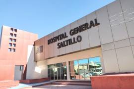 Personal médico realizó durante más de una hora maniobras de reanimación para intentar salvar a la paciente.