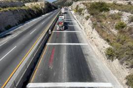 Autoridades de Coahuila y la SICT acordaron sustituir los topes en ‘Los Chorros’ por rayas logarítmicas que reduzcan el riesgo de accidentes sin frenar el tránsito.