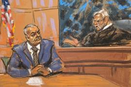 Reproducción fotográfica de un dibujo realizado por la artista Jane Rosenberg del exsecretario de Seguridad Pública mexicano, Genaro García Luna, durante un juicio en el Tribunal Federal de Brooklyn en Nueva York.