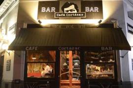 Abren bar-café en el barrio de Palermo en honor a Cortázar