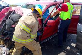 Una mujer y su hijo fueron trasladados al hospital Christus Muguerza de Saltillo en estado grave.