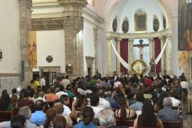 La bendición de mochilas se ha convertido en una tradición en Monclova.