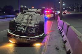 Autoridades de Tránsito Municipal arribaron al lugar del accidente en la colonia Lomas de Lourdes.