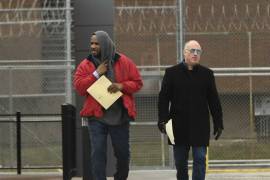 R. Kelly sale de la cárcel luego de que pagaran su deuda