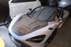 Coches de lujo asegurados en la detención de “El Amarillo”, líder criminal vinculado con los Rusos