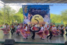 Más de mil 200 bailarines llenaron de color y tradición el escenario en Torreón.