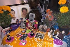 Aracely Arámbula confirma la muerte de Marcela Basteri, madre de Luis Miguel... ¡en ofrenda del día de muertos!