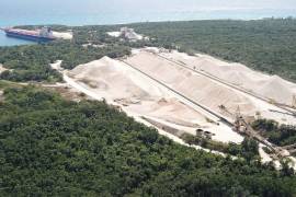 PLAYA DE CARMEN, QUINTANA ROO, 02MAYO2022.- La empresa Caliza Industriales del Carmen (Calica) ahora llamada Sactun, en Playa del Carmen, es señalada por causar la deforestación de más de 900 hectáreas.
