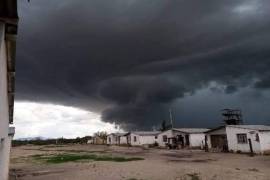 El hombre fue localizado sin vida después de una tormenta eléctrica registrada en comunidades rurales al sur de Saltillo; la FGE investiga la causa del fallecimiento.