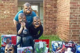 Los hijos de la Chewbacca más feliz de Facebook también consiguen su máscara