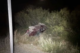 Elementos de la Guardia Nacional inspeccionaron la escena del accidente en la carretera 30.