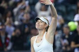 Sharapova mantiene buen paso en China