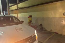 Personal de Protección Civil realiza recorridos nocturnos para ubicar a personas vulnerables y ofrecerles resguardo.